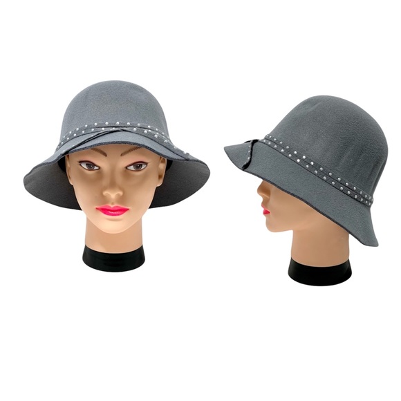 Accessories - ❣️2/$40❣️ Grey Cloche Hat With String-tie
